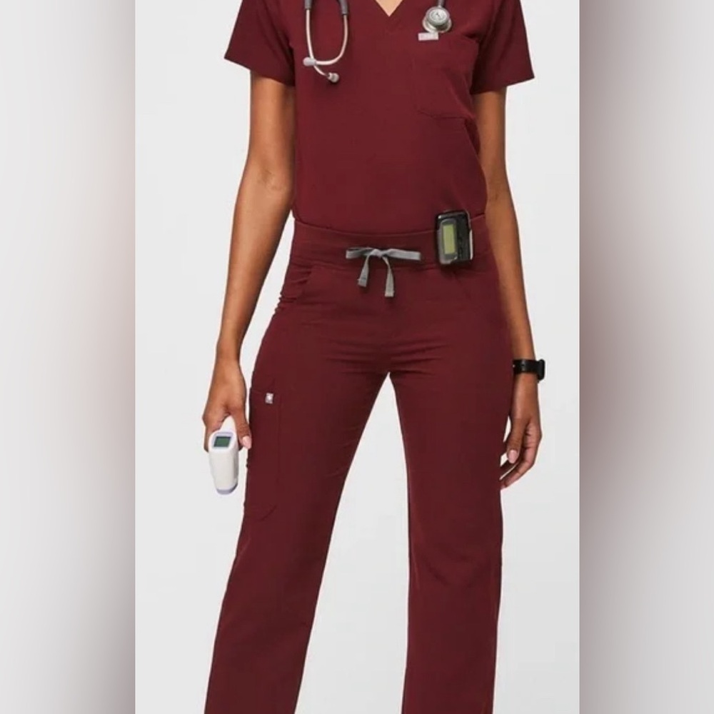 Figs Burgundy Scrub Set